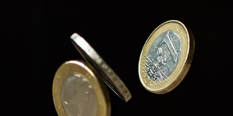 The Essential Guide to Get Started with Investing